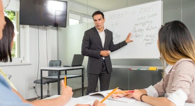 銀行業界のホワイトな働き方最前線片働きやすさと変革の現在地