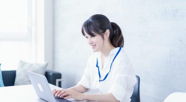 銀行で働く意義と社会への影響を考える若者と企業を支える金融機関の真の魅力