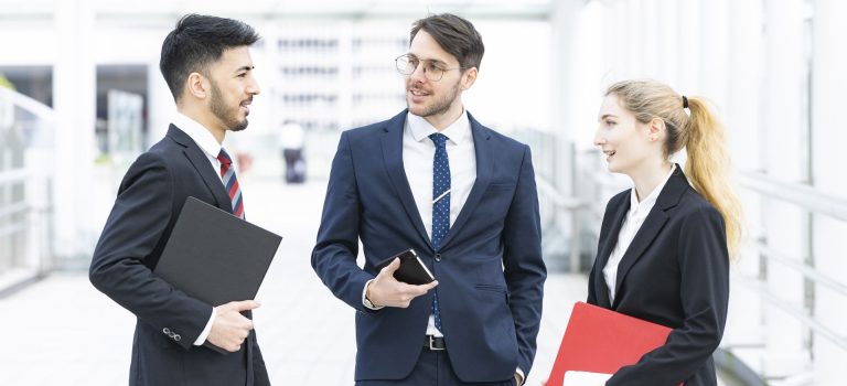 働きやすさと安定性で選ばれる銀行のホワイト企業としての真価分析