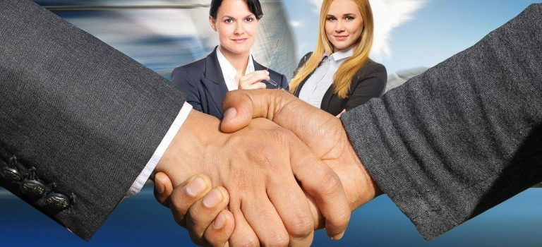 銀行は本当に働きやすいのかホワイトな職場環境の裏側と選び方のポイント 銀行は本当に働きやすいのかホワイトな職場環境の裏側と選び方のポイント