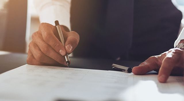 銀行のホワイト化が進む現場とランキングが映す働きやすさの新潮流 銀行のホワイト化が進む現場とランキングが映す働きやすさの新潮流